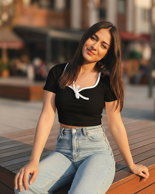 Contrast Trim Ribbed Knot Crop Top